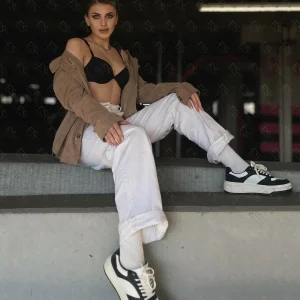 Khloe 8