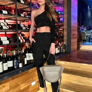 Maura 2