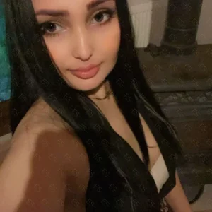 Mia 3