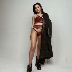 Naomi 3