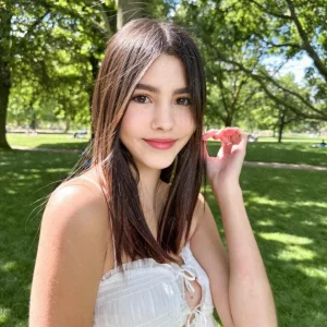 Yvonne 5